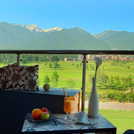 Apartment Retreat Pool And Mountain Views *