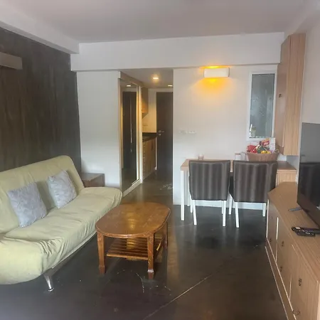 Retreat Pool And Mountain Views *