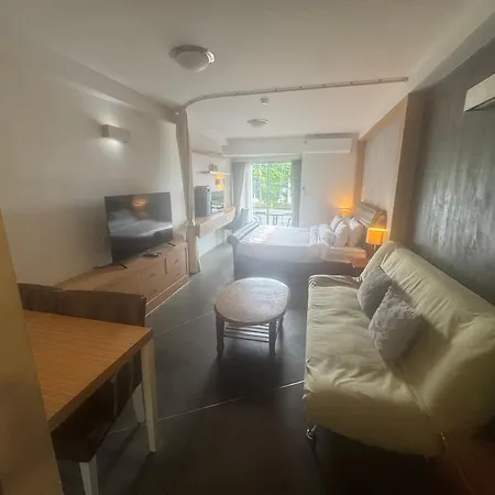 Retreat Pool And Mountain Views 公寓