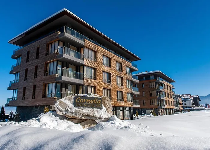 Retreat Pool And Mountain Views
